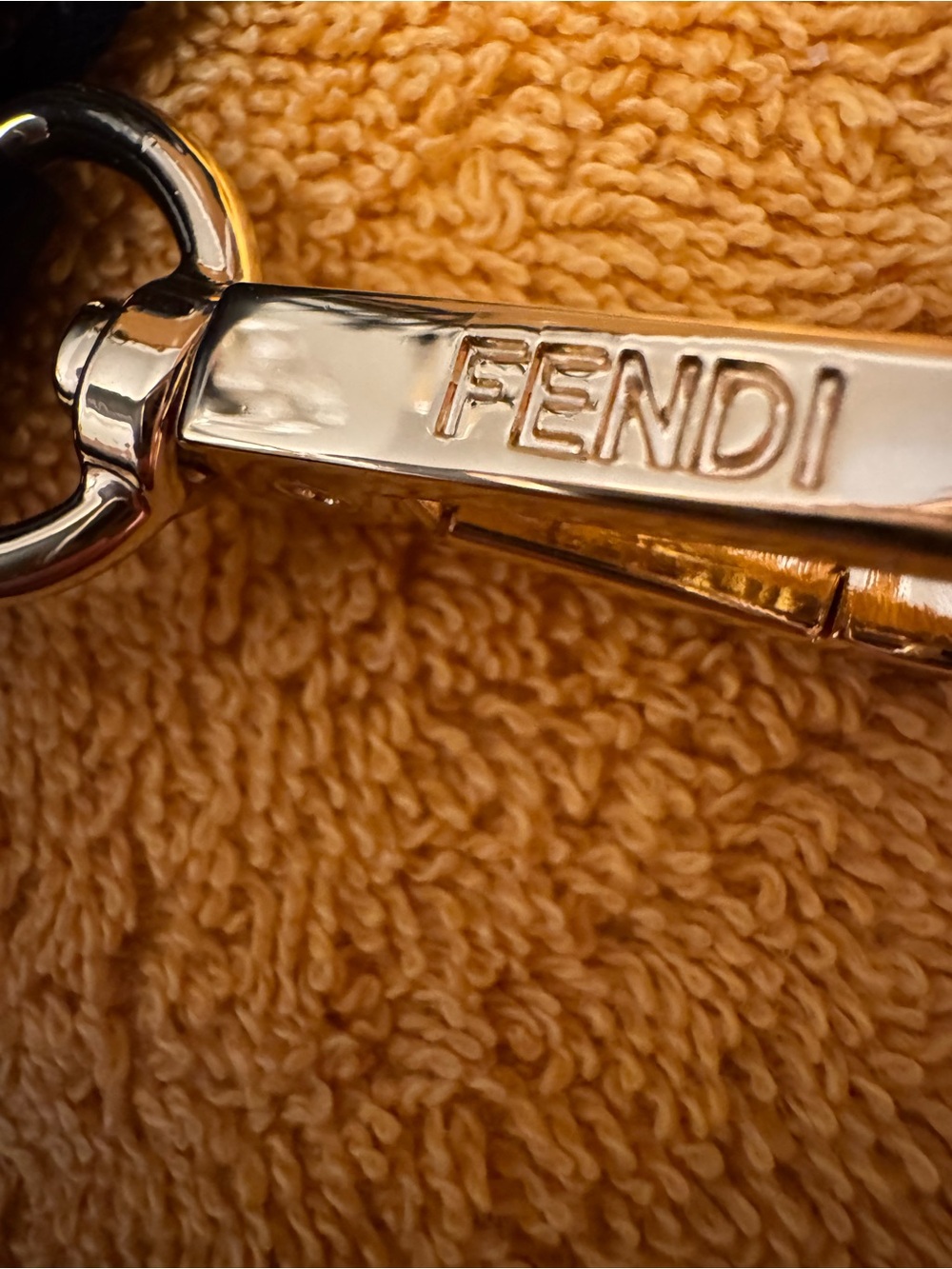 Fendi Black Puffer Sunglasses essentials puffy Drawstring case with clip - Picture 3 of 3